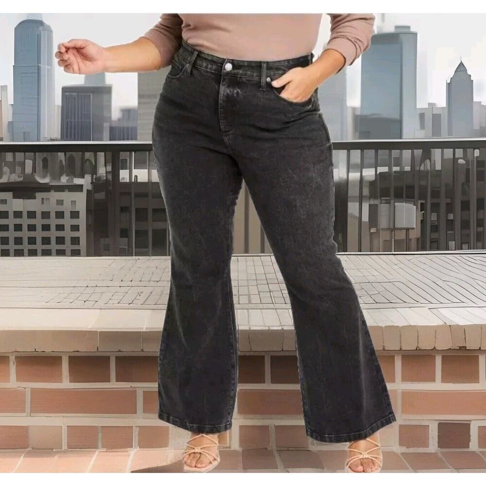 NWT! Women's High-Rise Relaxed Flare Jeans - Ava & Viv Plus Size 17 Black